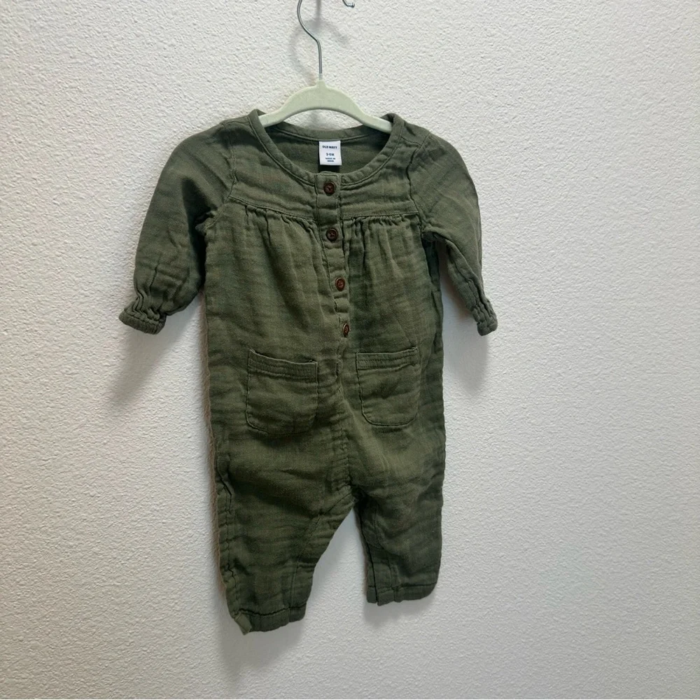 4/$20 Old Navy Baby Girl 3-6M Green Button Romper Long Sleeve Pocket Outfit